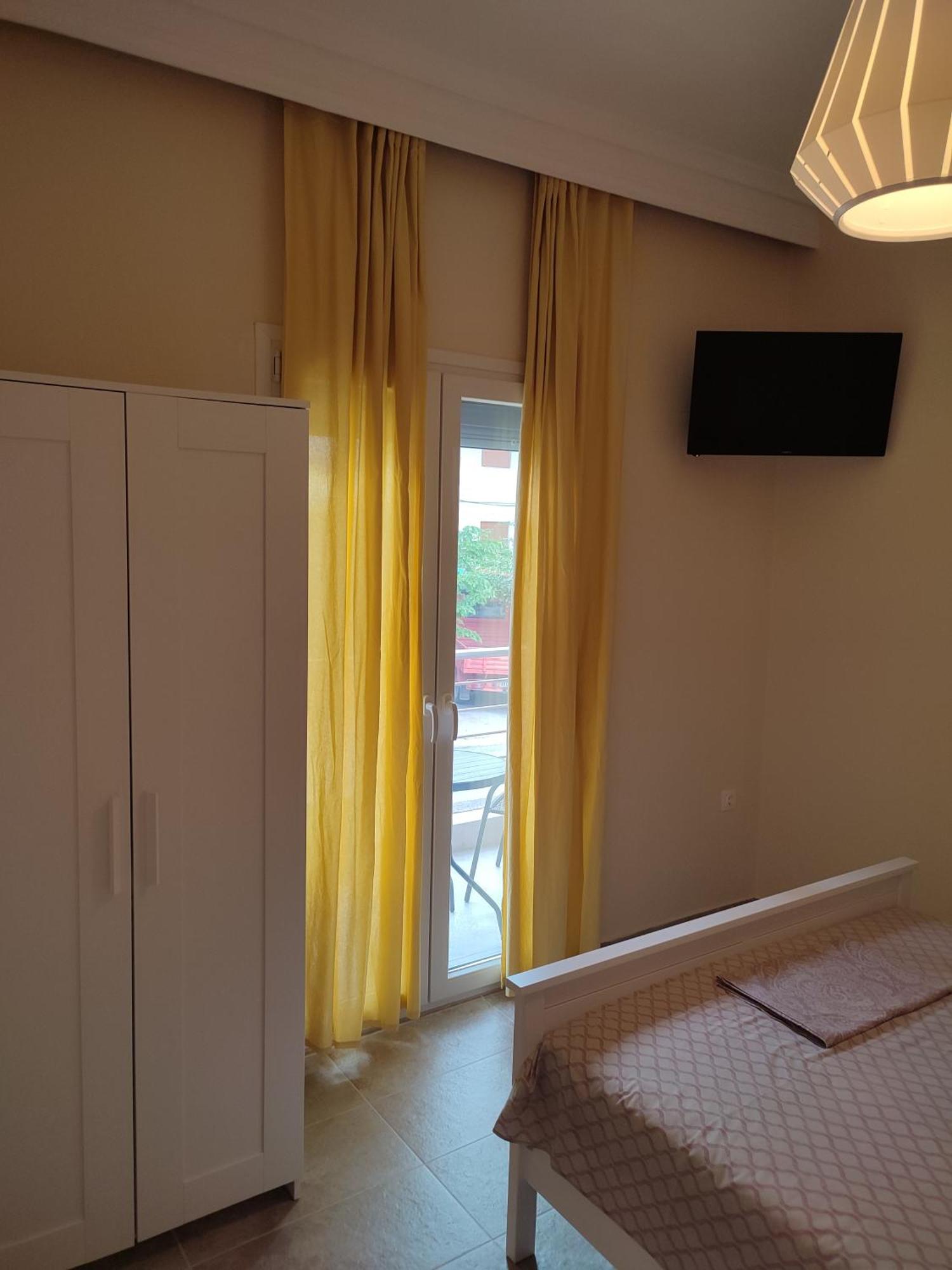Estrella Rooms Nea Kallikrateia Habitación foto